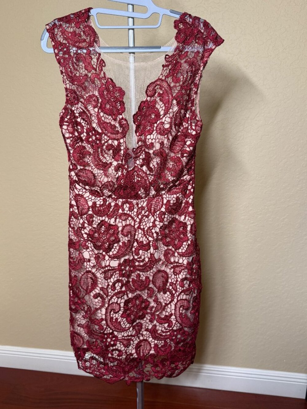 Soieblu Burgundy Crochet Lace Nude Illusion Cocktail Sheath Dress M